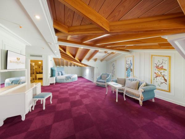 Seven Hills Palace & Spa : photo 7 de la chambre queen suite with spa bath - mansion loft suite ( only sky view )