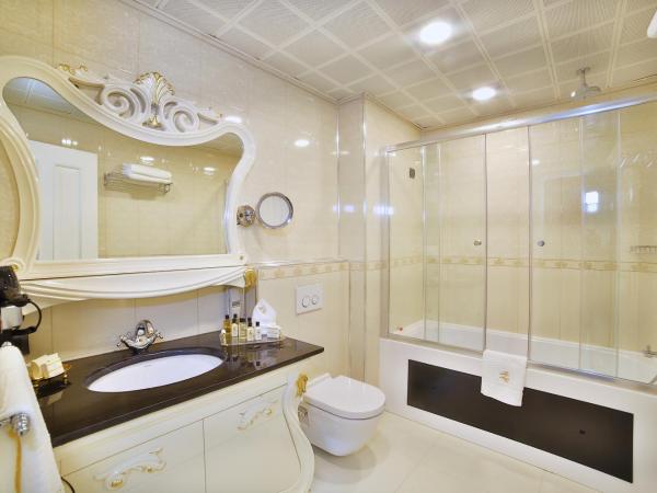 Seven Hills Palace & Spa : photo 7 de la chambre chambre deluxe - accès gratuit au spa commun (usage autonome)