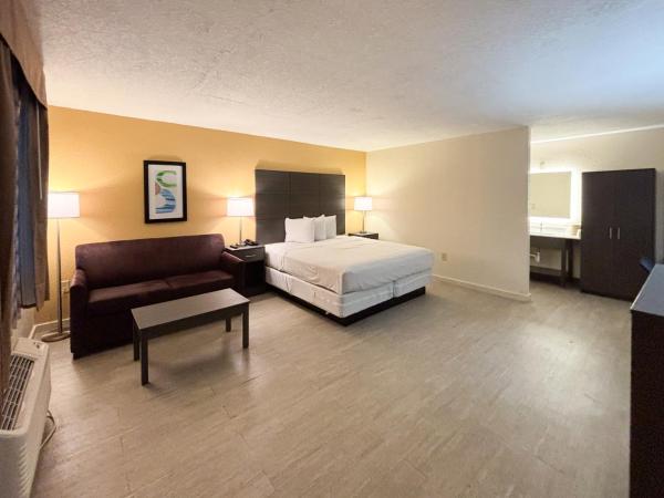 Motel 6 Charlotte, NC Northlake : photo 1 de la chambre chambre lit king-size - non-fumeurs