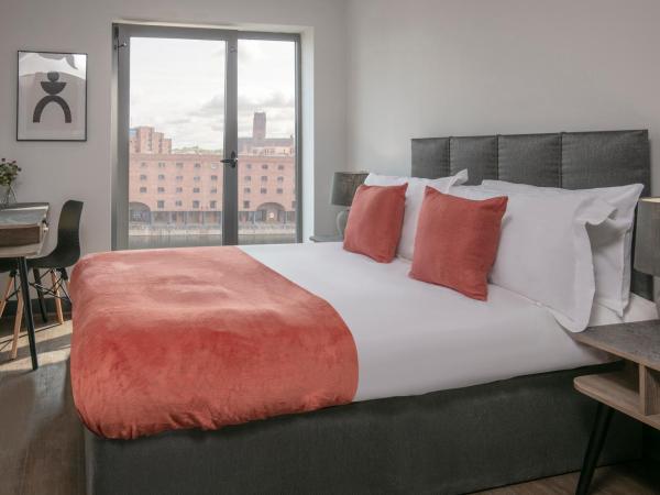 Dockside Aparthotel, Best Western Signature Collection : photo 5 de la chambre one-bedroom apartment with one double bed and sofa bed - walk-in shower/non-smoking