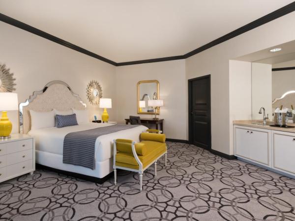 Paris Las Vegas Hotel & Casino : photo 2 de la chambre suite lit king-size bordeaux lemans
