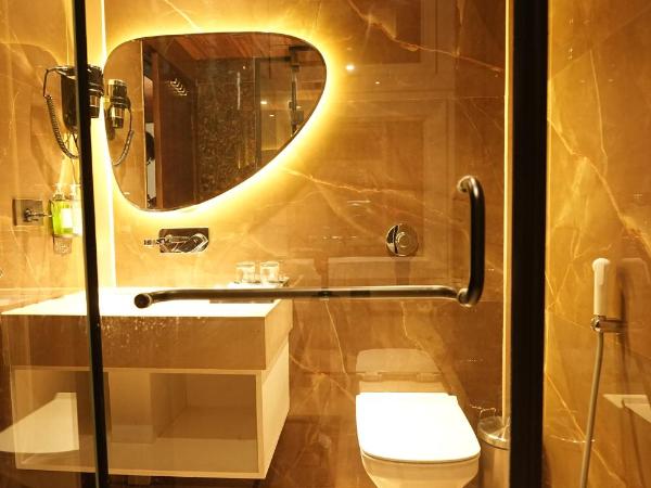 THE SINGH EMPIRE, New Delhi : photo 6 de la chambre premier suite with free airport pickup