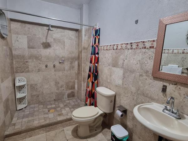 HOTEL PUERTO MORELOS cuernavaca : photo 1 de la chambre chambre standard avec 2 lits queen-size