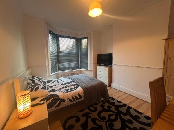 Private Rooms in Victorian House, Forest Hill, London : photo 1 de la chambre chambre double avec salle de bains commune