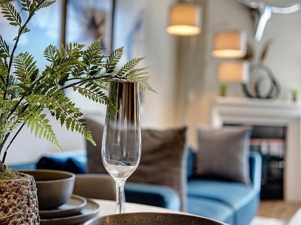 One Bedroom Garden View Condo by UCLA : photo 1 de la chambre appartement 1 chambre de luxe - vue sur jardin