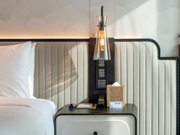 Hilton Shanghai City Center : photo 1 de la chambre chambre lit king-size premium