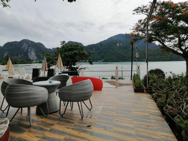 Phi Phi View Point Resort : photo 10 de la chambre chambre double deluxe avec balcon - vue sur mer
