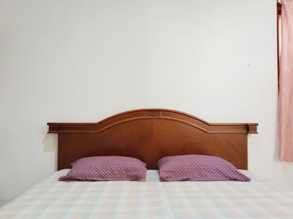 Griya Cempaka Baru At-Taqwa Syariah : photo 2 de la chambre chambre standard lit queen-size