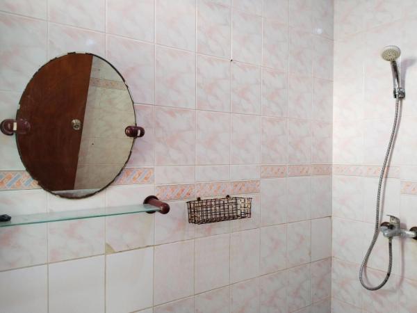 Griya Cempaka Baru At-Taqwa Syariah : photo 10 de la chambre chambre standard lit queen-size