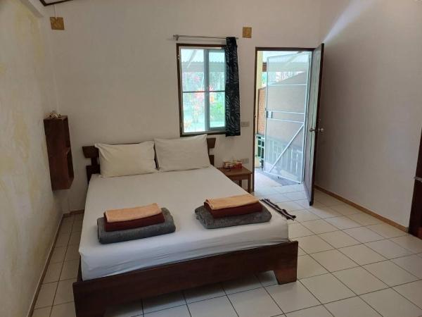 Lake View Bungalows : photo 1 de la chambre bungalow - vue sur jardin