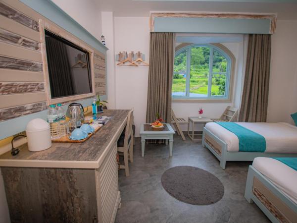 Beach Lodge : photo 4 de la chambre chambre lits jumeaux - vue sur lac