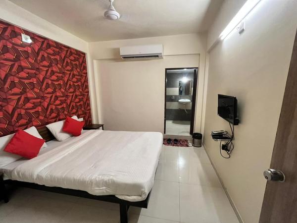 Hotel Kalyan Palace : photo 3 de la chambre chambre lit queen-size deluxe