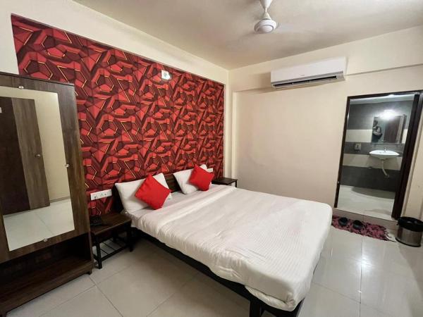 Hotel Kalyan Palace : photo 7 de la chambre chambre lit queen-size deluxe