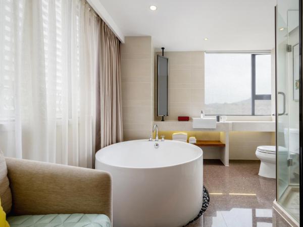 Sanya Great East Sea Junting Hotel : photo 5 de la chambre chambre lit queen-size