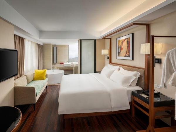 Sanya Great East Sea Junting Hotel : photo 1 de la chambre chambre lit queen-size