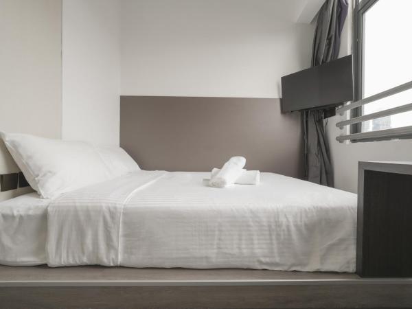 Lion Peak Hotel Dickson : photo 7 de la chambre quadruple, window