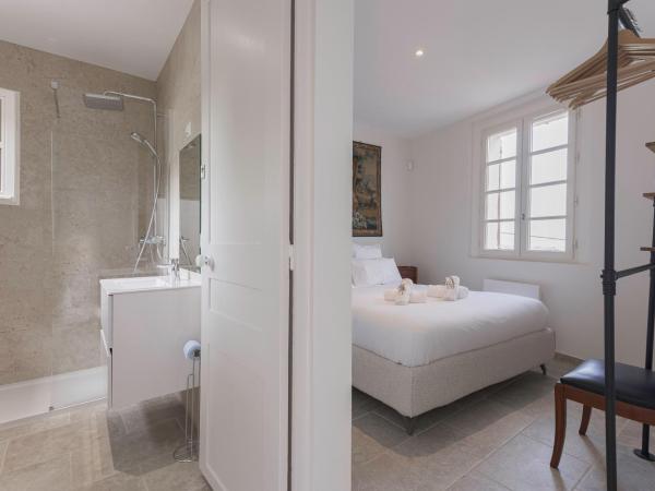 VILLA GALET-Saint Paul de Vence- Côte d'Azur-FRANCE : photo 2 de la chambre chambre double