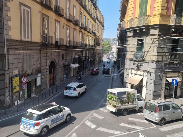 Bed morelli 49 , chiaia : photo 5 de la chambre chambre double avec salle de bains privative extérieure