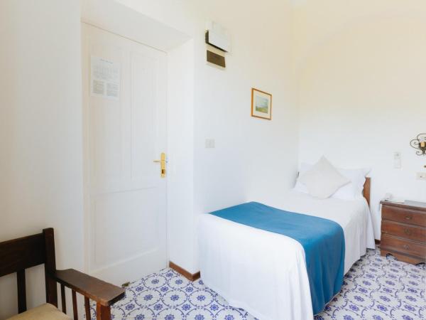 Hotel Villa Sarah : photo 1 de la chambre chambre simple - vue sur jardin