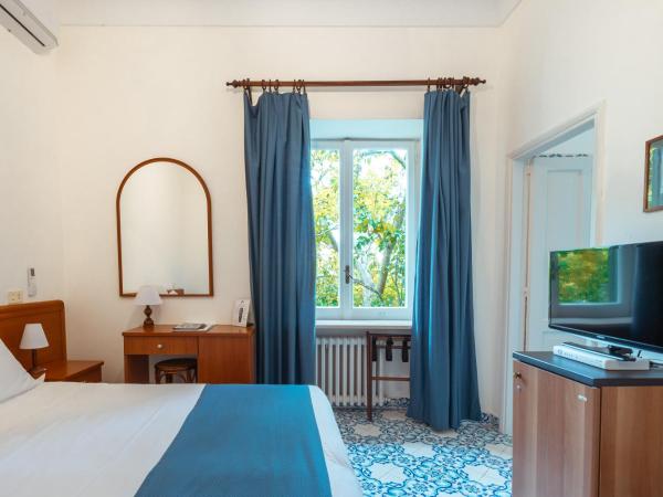Hotel Villa Sarah : photo 2 de la chambre chambre double - vue sur jardin