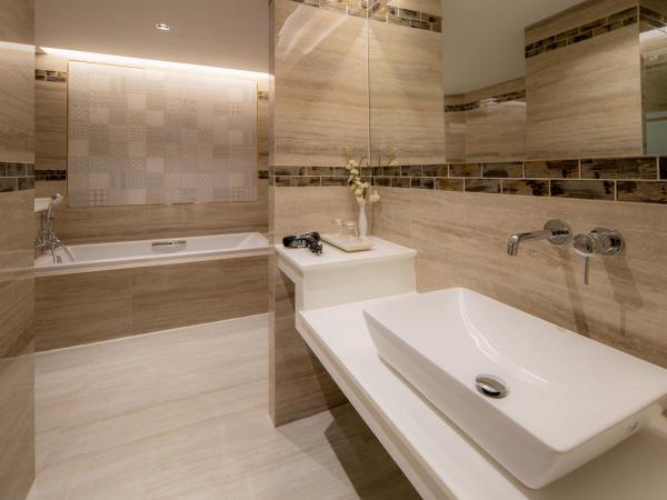 Alexander Hotel : photo 6 de la chambre suite - vue sur ville