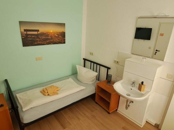 Gästehaus Villa Seraphinum : photo 1 de la chambre petite chambre simple