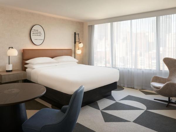 Sheraton Pittsburgh Hotel at Station Square : photo 1 de la chambre chambre lit king-size