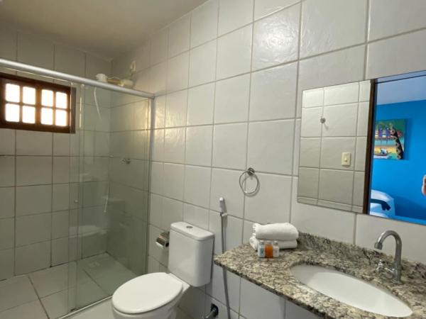 Pousada Jardim Magico : photo 4 de la chambre chambre quadruple avec salle de bains privative