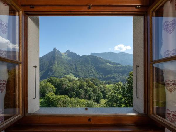 Hôtel de Gruyères : photo 1 de la chambre chambre double confort avec balcon