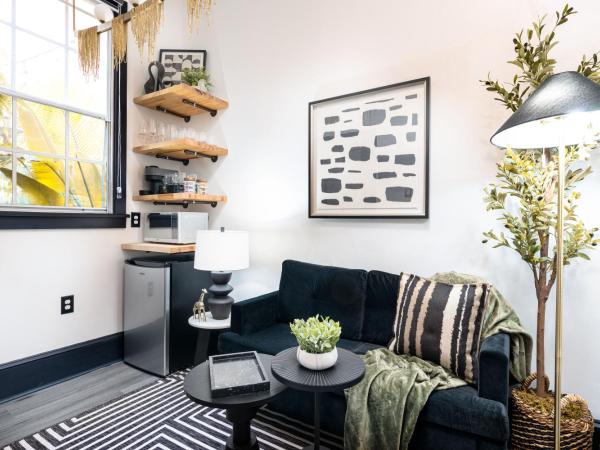 Saint Philip Residence : photo 6 de la chambre studio avec vue sur jardin