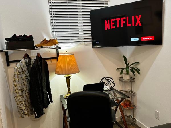 Bungalow #1 and Bungalow #2 ONE Price-West LA Location : photo 3 de la chambre chambre double avec salle de bains privative