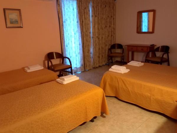 Vintage Hotel Mercedes : photo 3 de la chambre chambre quadruple avec balcon 