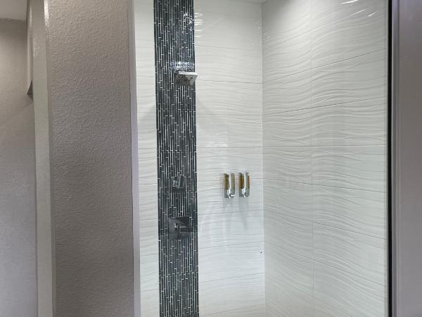 Express Inn - Richey : photo 3 de la chambre suite supérieure lit king-size