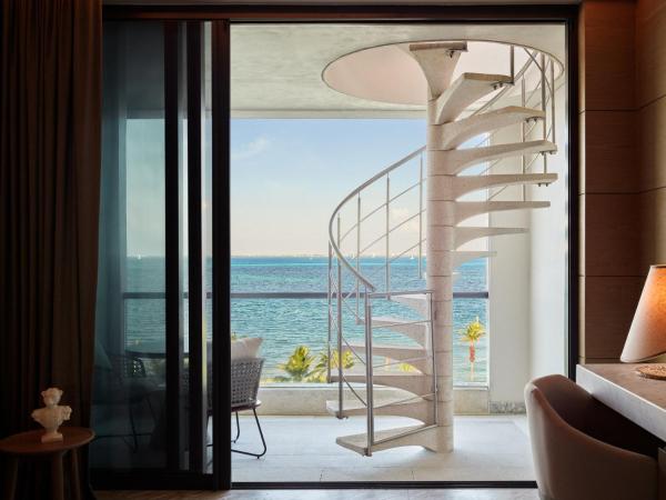 SLS PLAYA MUJERES : photo 6 de la chambre sls elite rooftop queen room with two queen beds and ocean view