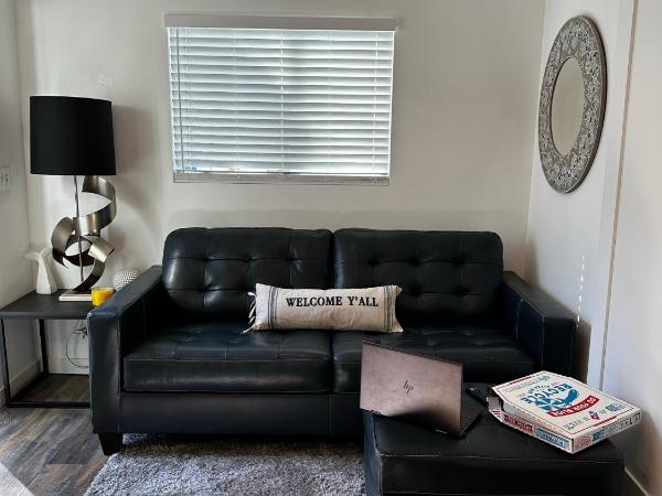 Bungalow #1 and Bungalow #2 ONE Price-West LA Location : photo 1 de la chambre chambre quadruple avec salle de bains privative