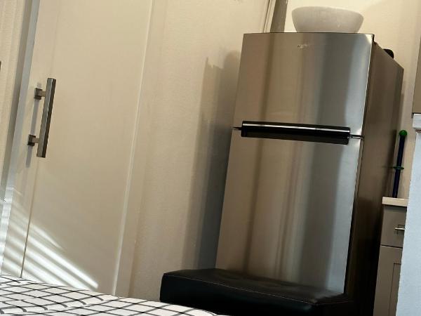 Bungalow #1 and Bungalow #2 ONE Price-West LA Location : photo 5 de la chambre chambre quadruple avec salle de bains privative