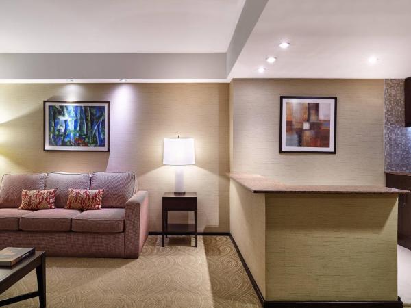 Sheraton Grand Rio Hotel & Resort : photo 5 de la chambre grande chambre familiale lit king-size avec canapé-lit et balcon