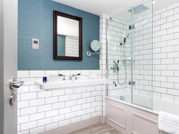 InterContinental Edinburgh The George, an IHG Hotel : photo 6 de la chambre hébergement confortable avec 1 lit double