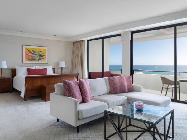 The Royal Hawaiian, A Luxury Collection Resort, Waikiki : photo 6 de la chambre suite lit king-size - côté océan