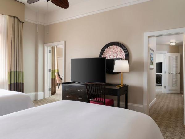 The Royal Hawaiian, A Luxury Collection Resort, Waikiki : photo 3 de la chambre suite junior historique jardin avec lit double ou lit king-size