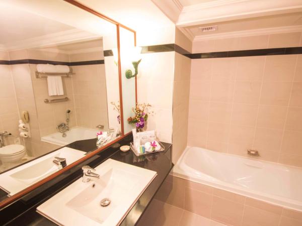 Golden Tulip Sovereign Hotel Bangkok : photo 3 de la chambre chambre lits jumeaux exécutive