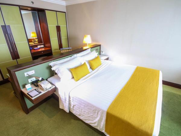 Golden Tulip Sovereign Hotel Bangkok : photo 4 de la chambre chambre lits jumeaux exécutive