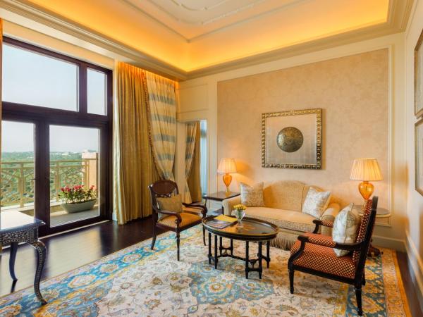 The Leela Palace New Delhi : photo 3 de la chambre luxury suite with balcony with bmw airport transfers and lounge access