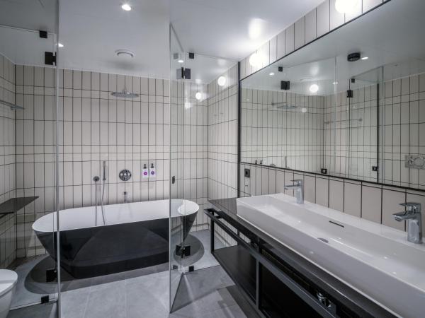 Quality Hotel Panorama : photo 7 de la chambre suite