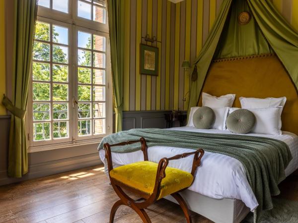 Castel Bois Marie, Maison d'hôtes : photo 9 de la chambre chambre lit queen-size deluxe avec balcon - vue sur piscine