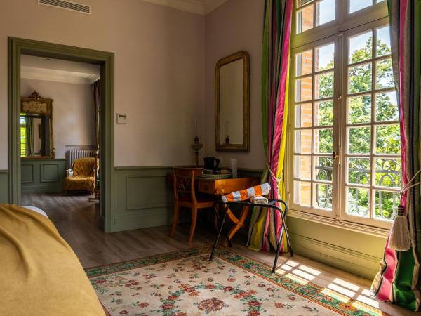 Castel Bois Marie, Maison d'hôtes : photo 9 de la chambre suite junior double ou lits jumeaux deluxe - vue sur jardin