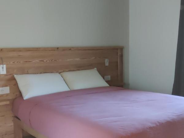 La Tornalla : photo 1 de la chambre chambre double avec salle de bains privative