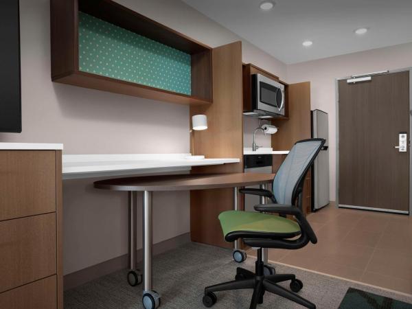 Home2 Suites By Hilton Phoenix North Happy Valley : photo 2 de la chambre suite studio avec 2 lits queen-size