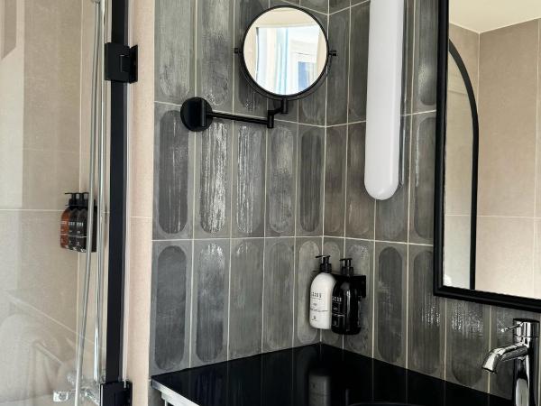 Hotel Grand Coeur Latin : photo 5 de la chambre suite