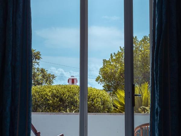 Hotel Villa Sarah : photo 10 de la chambre chambre double supérieure avec balcon et vue sur le jardin